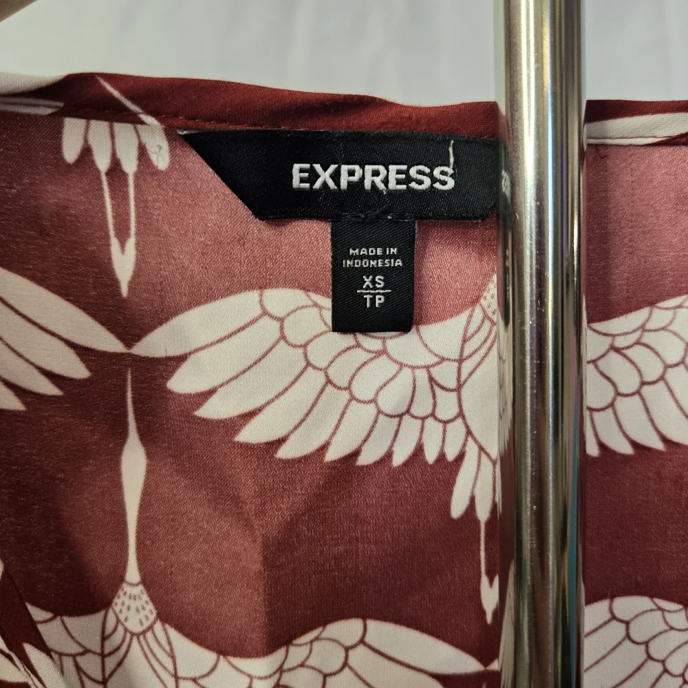 Express XS Red Bird Print V-Neck Blouse - Picture 2 of 4